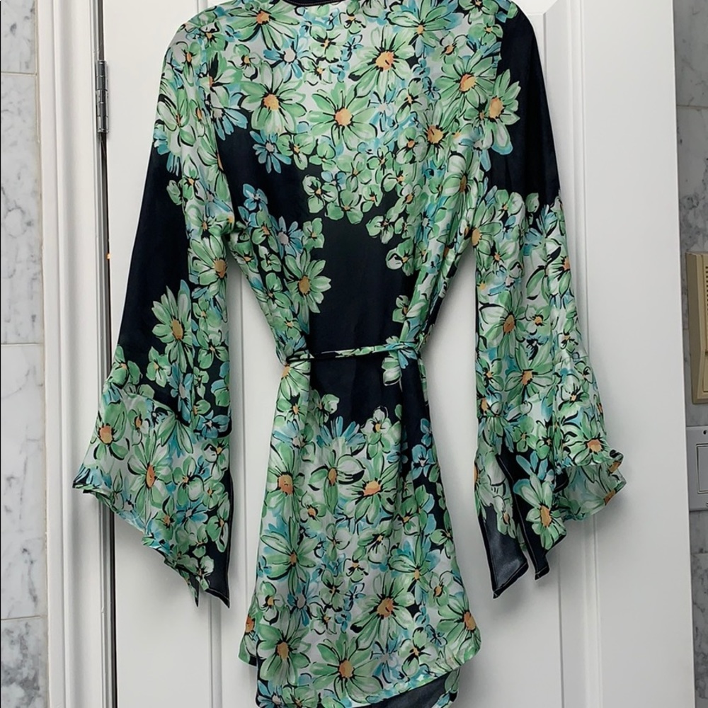 Silk top - Picture 5 of 7